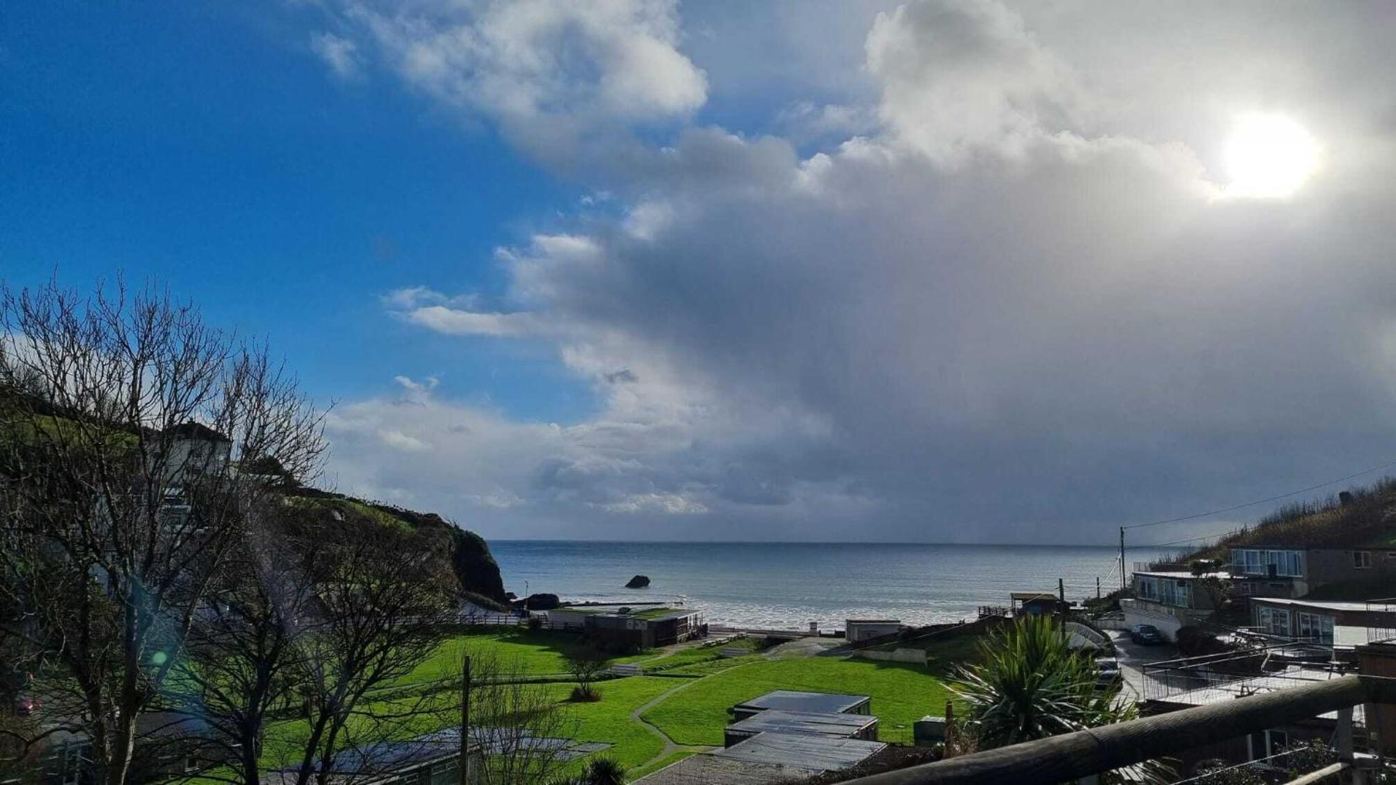 May View - Luxury Sea View Apartment - Millendreath, Looe Bagian luar foto